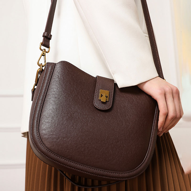 New Cowhide Women‘s Shoulder B - Interior Design News avaliação e preço