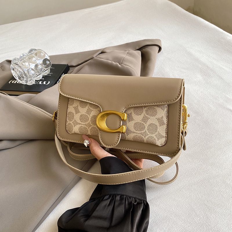 Retro luxury designer women's  - Interior Design High End avaliação e preço